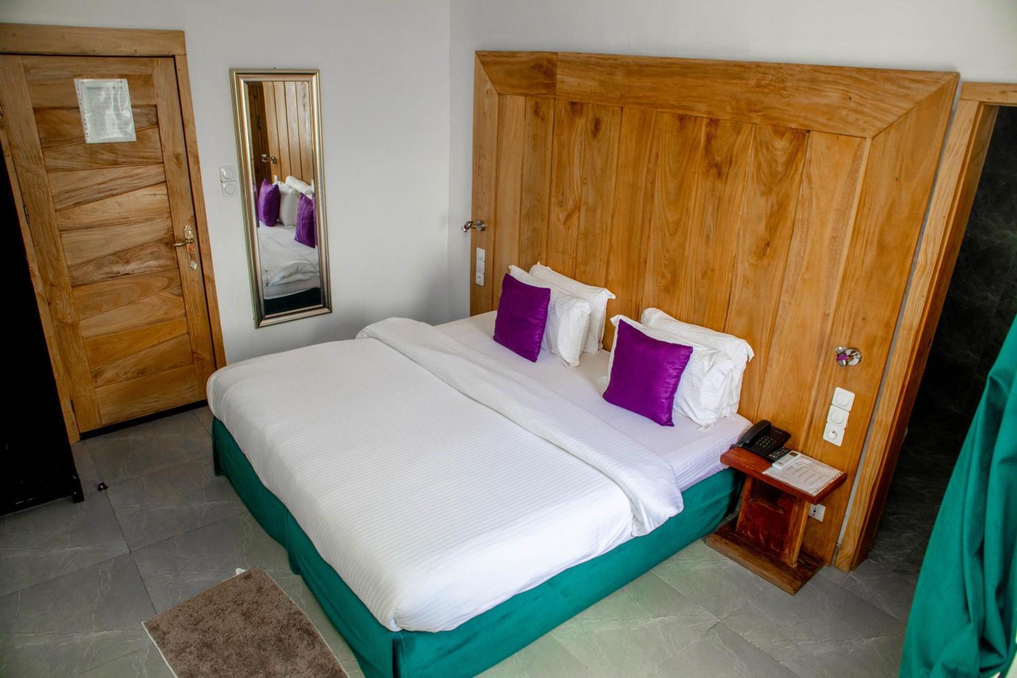 Hotel Les Orchidees Cotonou Exterior photo