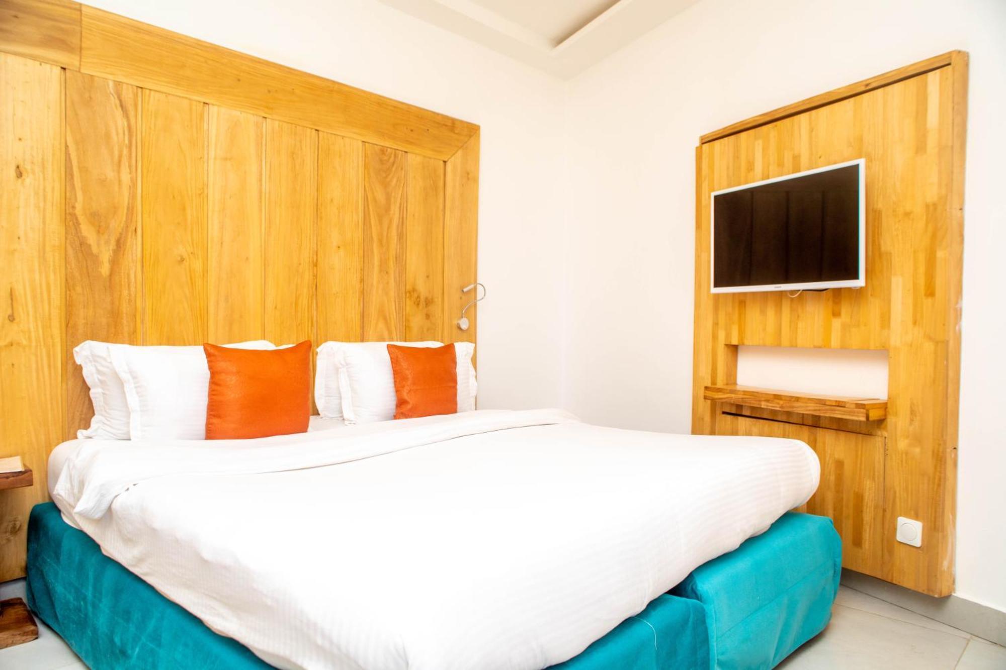 Hotel Les Orchidees Cotonou Exterior photo